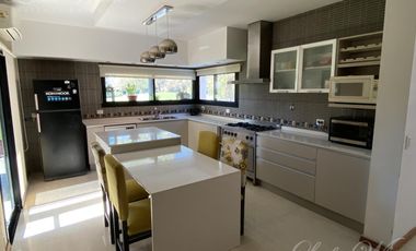 Casa en venta en Saint Thomas Este, Canning
