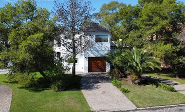 Casa en venta en Saint Thomas Este, Canning