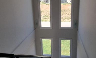 EXCELENTE PROPIEDAD EN VENTA 4amb EN BARRIO PRIVADO LAGOS DE CANNING 1