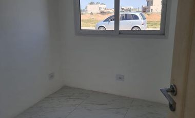 EXCELENTE PROPIEDAD EN VENTA 4amb EN BARRIO PRIVADO LAGOS DE CANNING 1