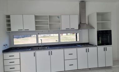 EXCELENTE PROPIEDAD EN VENTA 4amb EN BARRIO PRIVADO LAGOS DE CANNING 1