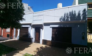 Venta casa 5 ambientes con patio con parrilla y terraza en Wilde (30667)
