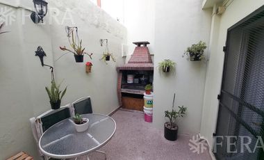 Venta casa 5 ambientes con patio con parrilla y terraza en Wilde (30667)