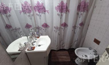 Venta casa 5 ambientes con patio con parrilla y terraza en Wilde (30667)