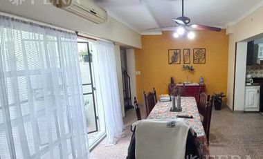 Venta casa 5 ambientes con patio con parrilla y terraza en Wilde (30667)