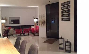 Costa Esmeralda - Casa en venta en barrio ecuestre