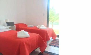 Costa Esmeralda - Casa en venta en barrio ecuestre