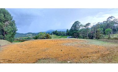 Vendo Lote en unidad cerrada en Las Palmas con buena vista