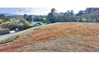 Vendo Lote en unidad cerrada en Las Palmas con buena vista