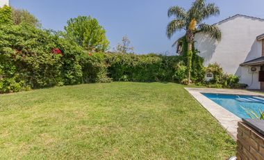 VENTA  FLORIDA CASA DE 3 DORM.PLAYROOM  PILETA  JARDIN  TERRENO DOBLE