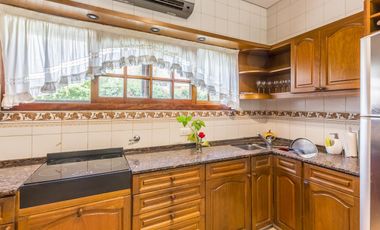 VENTA  FLORIDA CASA DE 3 DORM.PLAYROOM  PILETA  JARDIN  TERRENO DOBLE