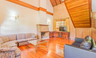 VENTA  FLORIDA CASA DE 3 DORM.PLAYROOM  PILETA  JARDIN  TERRENO DOBLE
