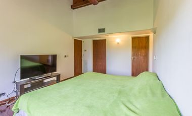 VENTA  FLORIDA CASA DE 3 DORM.PLAYROOM  PILETA  JARDIN  TERRENO DOBLE