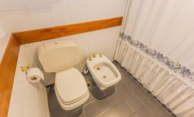 VENTA  FLORIDA CASA DE 3 DORM.PLAYROOM  PILETA  JARDIN  TERRENO DOBLE