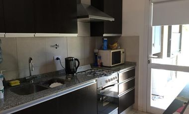 Casa de 3 ambientes con jardín