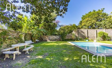 Casa tipo chalet inglés en José Marmol - IMPECABLE