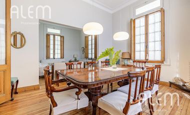 Casa tipo chalet inglés en José Marmol - IMPECABLE