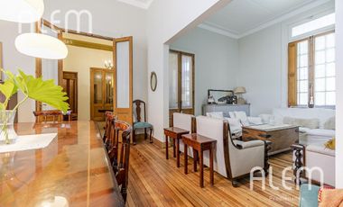 Casa tipo chalet inglés en José Marmol - IMPECABLE