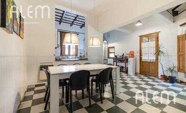 Casa tipo chalet inglés en José Marmol - IMPECABLE