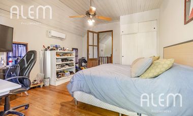 Casa tipo chalet inglés en José Marmol - IMPECABLE