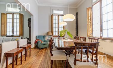 Casa tipo chalet inglés en José Marmol - IMPECABLE