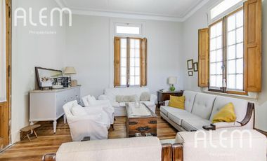 Casa tipo chalet inglés en José Marmol - IMPECABLE