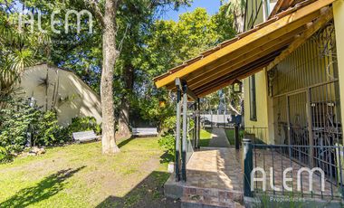 Casa tipo chalet inglés en José Marmol - IMPECABLE