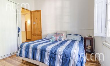 Casa tipo chalet inglés en José Marmol - IMPECABLE