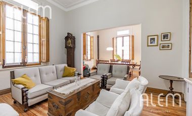 Casa tipo chalet inglés en José Marmol - IMPECABLE