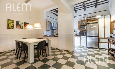 Casa tipo chalet inglés en José Marmol - IMPECABLE