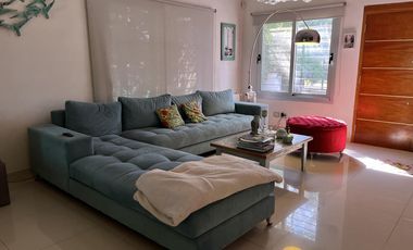Casa con Piscina en Barrio Parque Las Picadas