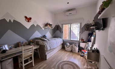 Casa con Piscina en Barrio Parque Las Picadas