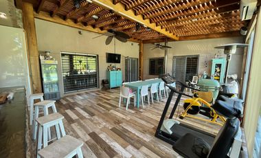 Casa con Piscina en Barrio Parque Las Picadas