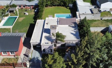 Casa con Piscina en Barrio Parque Las Picadas