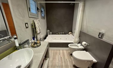 Casa con Piscina en Barrio Parque Las Picadas