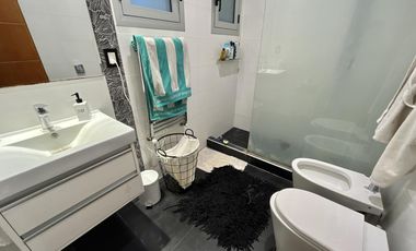Casa con Piscina en Barrio Parque Las Picadas
