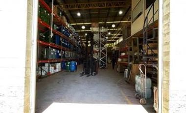 Venta con renta. Excelente Depósito con oficinas - Area de Promoción El Triángulo