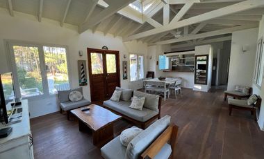 Casa en alquiler temporal  Diciembre  / Febrero 2025 y venta Costa Esmeralda Barrio Deportiva 9545