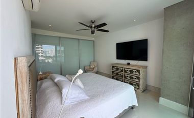 IMPONENTE APARTAMENTO EN PRIMERA LINEA PLAYA