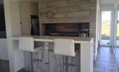 CASA EN VENTA EN BARRIO EL CANTON  – MAROTO PROPIEDADES