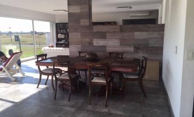 CASA EN VENTA EN BARRIO EL CANTON  – MAROTO PROPIEDADES