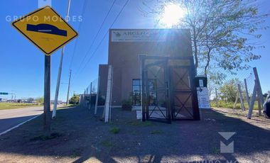 Galpón industrial, Local y Oficinas - Lujan