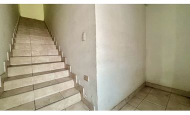 Casa bifamiliar de dos pisos más terraza en venta Barrio Santa Bárbara