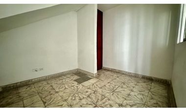 Casa bifamiliar de dos pisos más terraza en venta Barrio Santa Bárbara