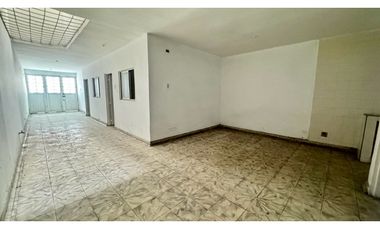 Casa bifamiliar de dos pisos más terraza en venta Barrio Santa Bárbara