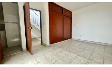 Casa bifamiliar de dos pisos más terraza en venta Barrio Santa Bárbara