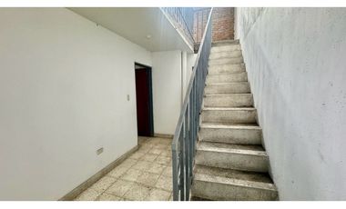 Casa bifamiliar de dos pisos más terraza en venta Barrio Santa Bárbara