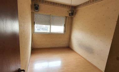 Departamento en  lanus O. de 3 ambientes con cochera
