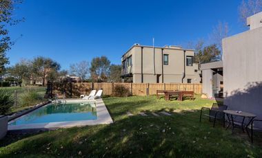 VENTA CASA 3 DORMITORIOS EN BARRIO CERRADO LOS PASOS - FISHERTON