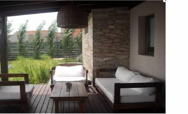 Costa Esmeralda - Casa en venta en barrio Golf 1